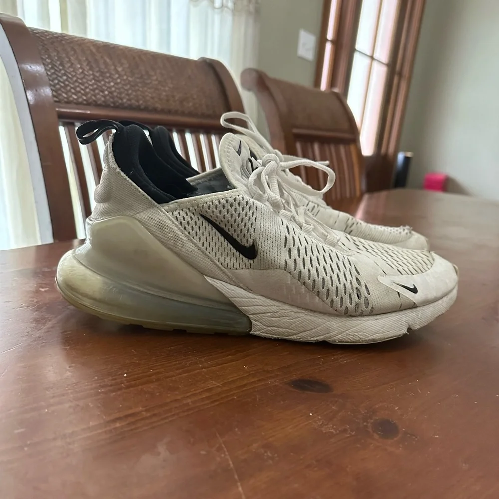 Nike shoes - Picture 1 of 10